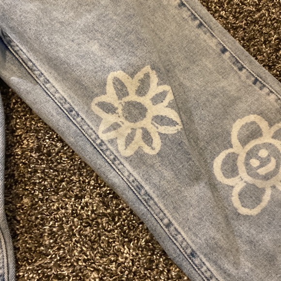 Floral PacSun jeans for a lower price worn a few times baggy fit very comfortabl - Picture 3 of 4